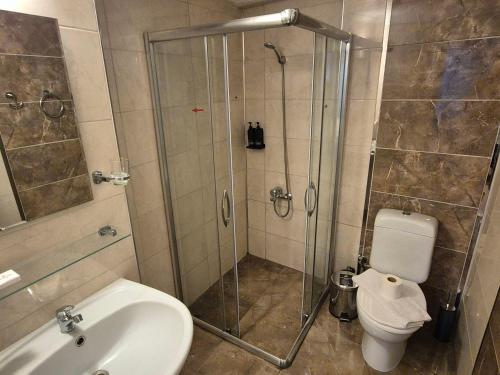 Budget Double Room image 4