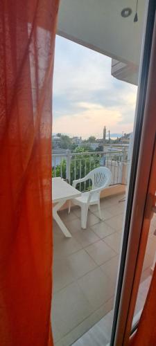Golden Sun Apartments in Rovies