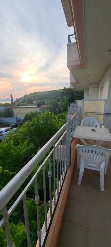 Golden Sun Apartments in Rovies