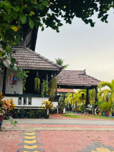 مناطق جذب قريبة, Arayathu Heritage Villa Resort in فايكوم
