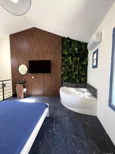 jungle room in แปร์ตุย