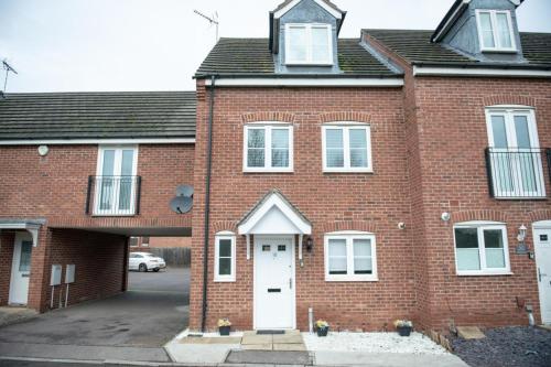 4-Bed, Sleeps 6, contractors welcome!, Peterborough (photo 4)
