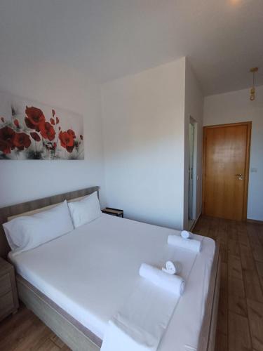 Double Room with Sea View image 4