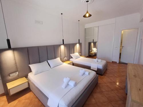 Deluxe Triple Room image 9