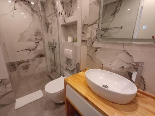 Deluxe Triple Room image 10
