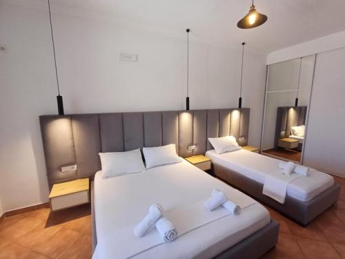Deluxe Triple Room room in Velco BB Himara