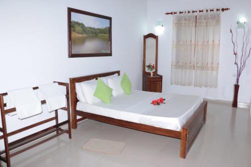 Luxury Bungalow In Galle in Akmeemana
