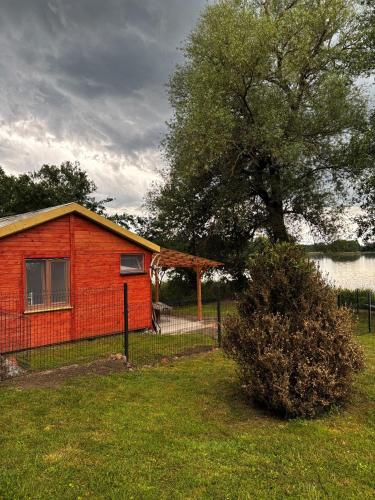 Domek nad jeziorem