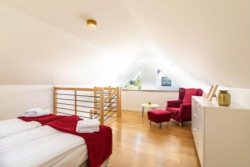 2 bedrooms, 4 beds