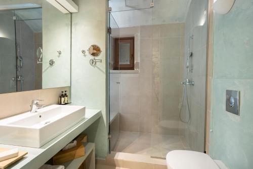 Junior Suite - Paeonia image 3