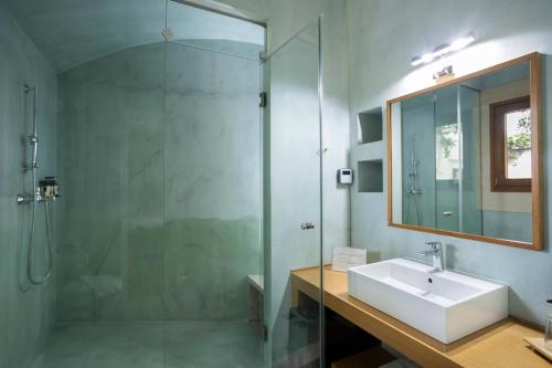  Junior Suite - Dianthus image 4