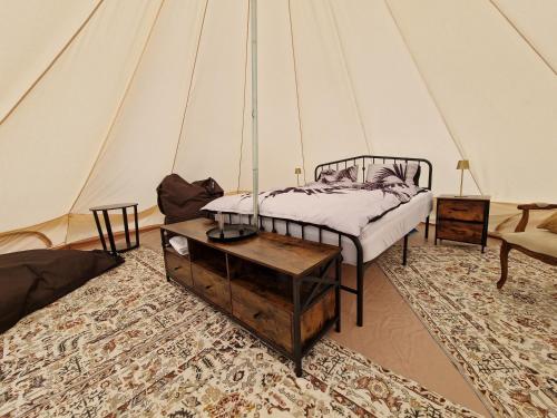 Luxe Tent La Maison Des Trois Grands in 尚邦胡埃茲河畔