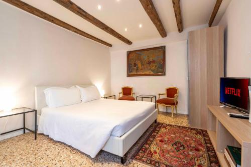 Biennale Ensuite Rooms By Bricola Apartments - image 3