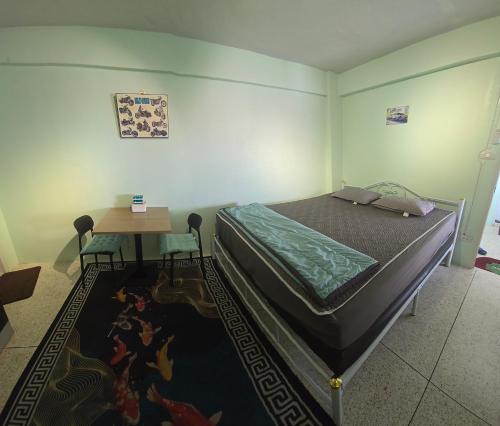 812 Quiet AC Apartment with Balcony & free Wifi, Bangkok