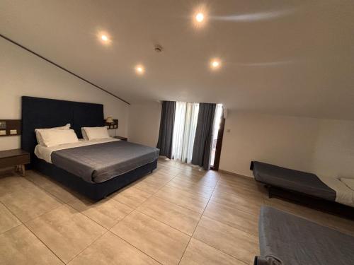 Perinthos Hotel Room Type - Attic Family Room