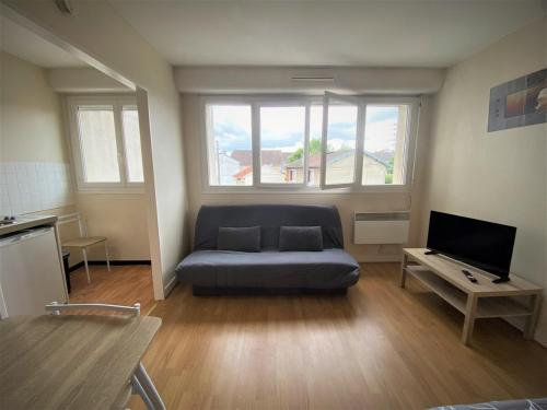 Appartement double 7 a Limoges near Limoges-Bellegarde Airport