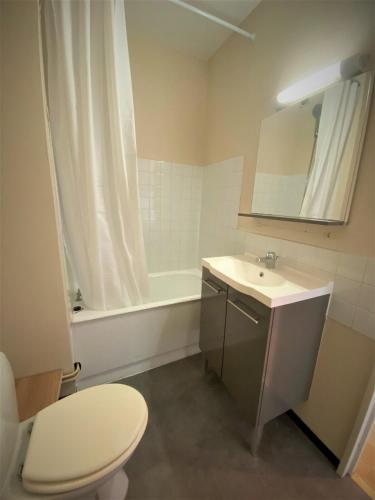 Appartement double 7 a Limoges near Limoges-Bellegarde Airport