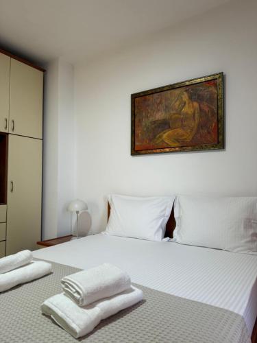 Three-Bedroom Villa image 9