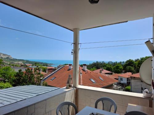 Magi Sunrise in بالشيك