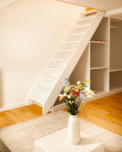Cozy 1BDR Topfloor duplex flat, Amberes (foto 9)