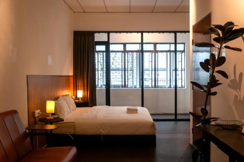 Aayu Chowrasta - 3 mins walk to Penang Road Chendul