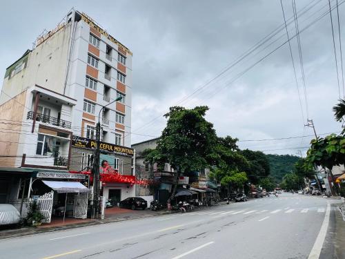 Peaceful Mountain Hotel - 주변 환경