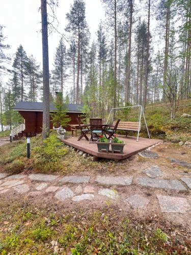 Traditional lakeside cottage
