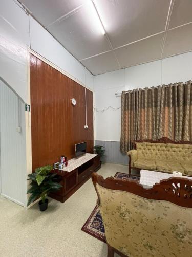 FAKIH Homestay in ตุมปัต