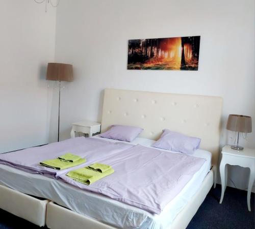 Just 3 min Walk Old Town Center private room D, Praha