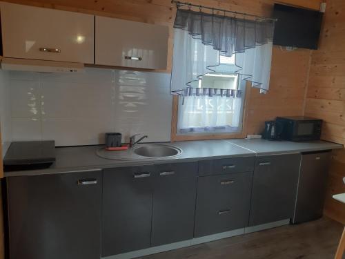 廚房, Domki Nadmorska Oaza in 舒洛比