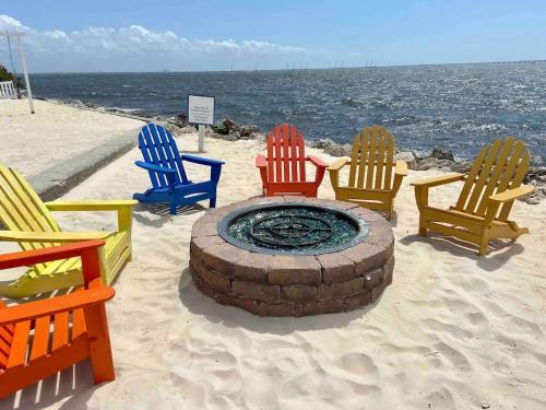 Bayfront 2BR Condo at Sailport