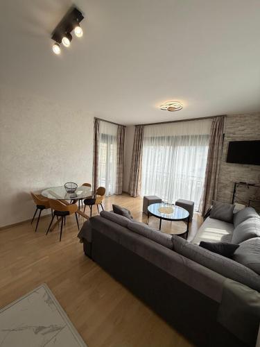 Adria Flow Apartments in Meljine