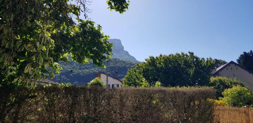 Maison paisible au cœur du Parc naturel de Chartreuse avec vue sur le Granier gîte à louer Chapareillan