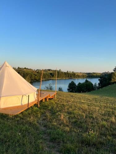 4 Glamping Adventure - tent with lake view