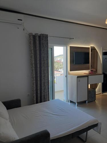 Quadruple Room image 2