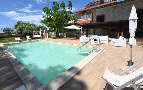Maiano Relais, Suio