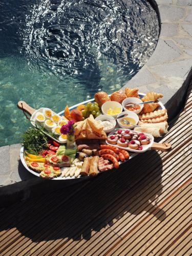 Food and beverages, Aura Village - Cottages near Dsegh in Dzoraget