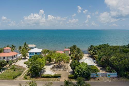 Zunanjost, Our Special Harbor in Caribbean Way