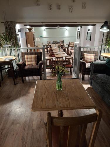 Létesítmények, Rose And Crown in Midford