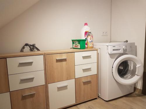 Helle Ferienwohnung auf 80 qm near Flughafen Leipzig/Halle