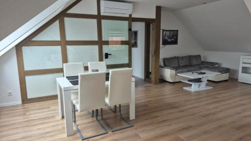 Einrichtungen, Helle Ferienwohnung auf 80 qm near Flughafen Leipzig/Halle