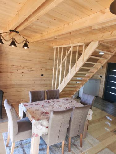 ROMANIJA 2-Brvnara za odmor in Sokolac