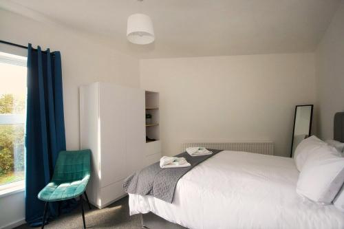 33 Beautiful 2 bed apt Tamworth Private Parking in Tamworth