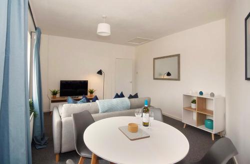 #33 Beautiful 2 bed apt Tamworth Private Parking in Tamworth
