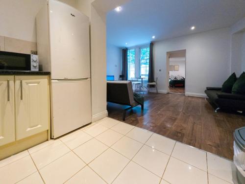 Entire 1 Bedroom Apt - Private & Self-contained - Portsmouth