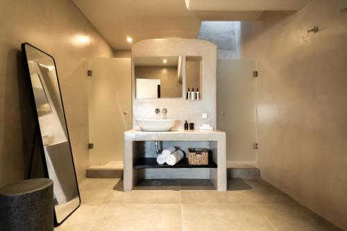 Black Diamond Suites