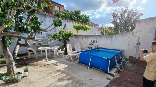 Swimming pool, Double Room with Air Conditioning in Toledo in Azucaica