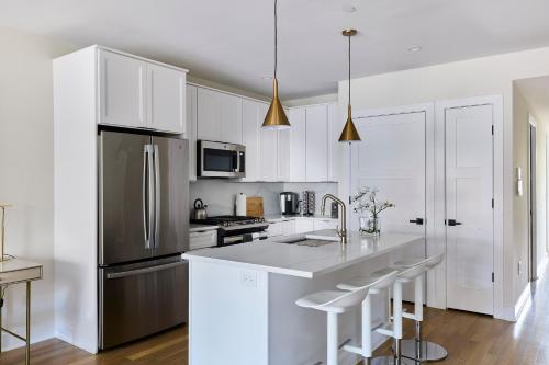 Hoboken Loft Hideaway - walk to PATH - image 4