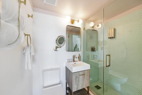 Double Room image 1
