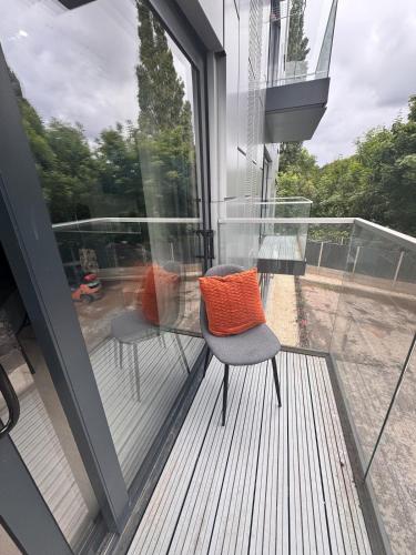 #22 Lux & Stylish 2 bed 2 bath Apart w balcony  11